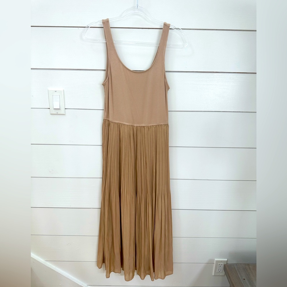Hem & Thread long sleeveless dress